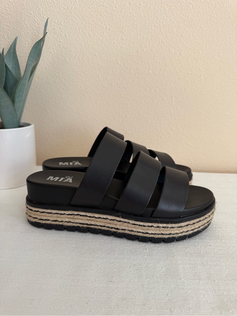 New MIA Black Leather Triple-Strap Espadrille Platform Slide Sandals